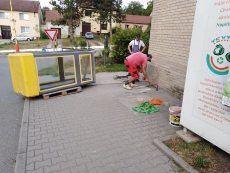 2019 - Po cestě do MŠ, obchodu či na obecní úřad projdete kolem nové knihobudky, kterou pro své občany zřídila obec Žlutava. Každý občan i návštěvník Žlutavy, který rád čte, si může knihu vzít, půjčit či vyměnit nebo přečíst na přilehlé lavičce. 